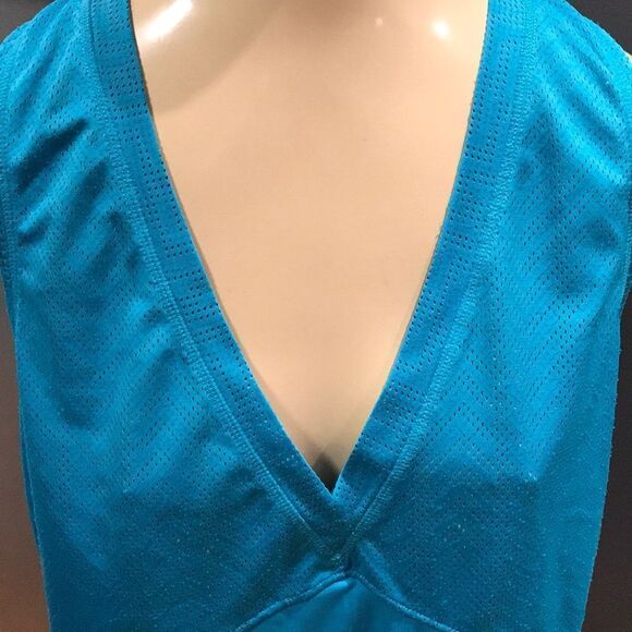 Nike turquoise vented V neck top, medium - Picture 2 of 5